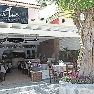  Daire Center House