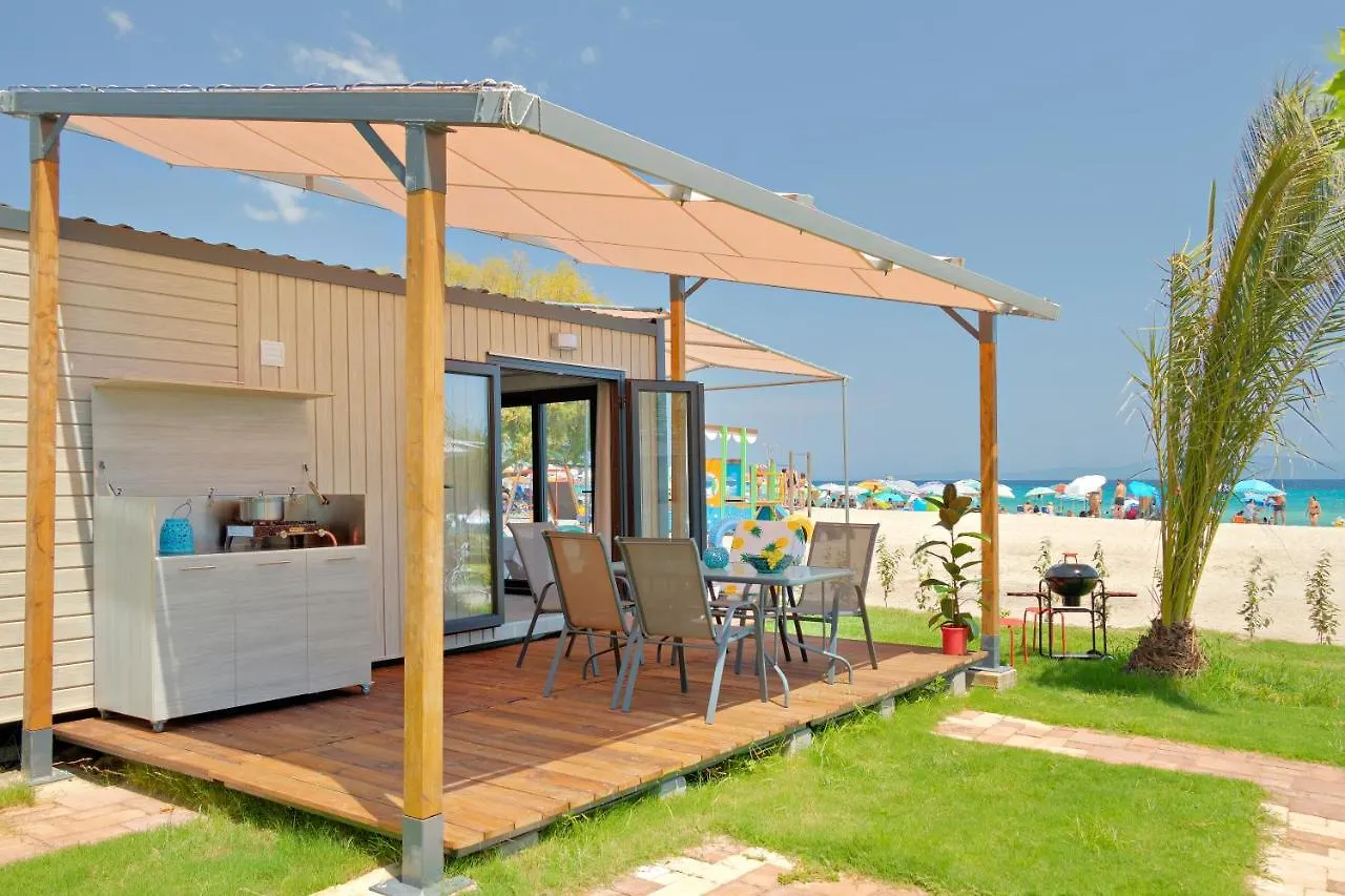 Kemping Armenistis Camping & Bungalows Sarti Grecja